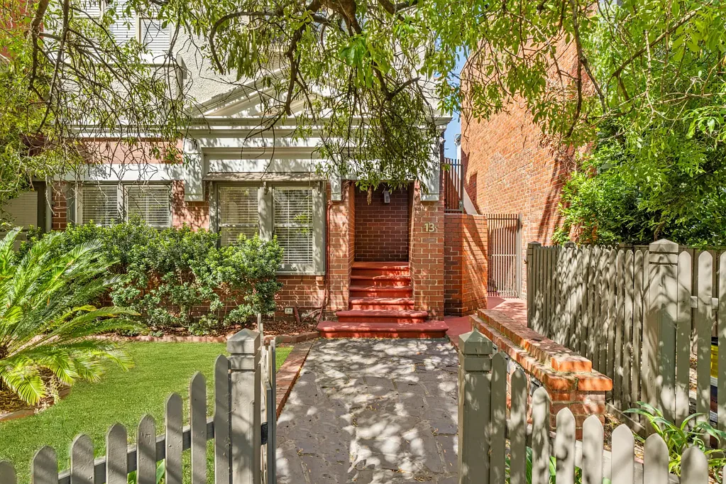 2/13 Loch Street, St Kilda West, VIC 3182