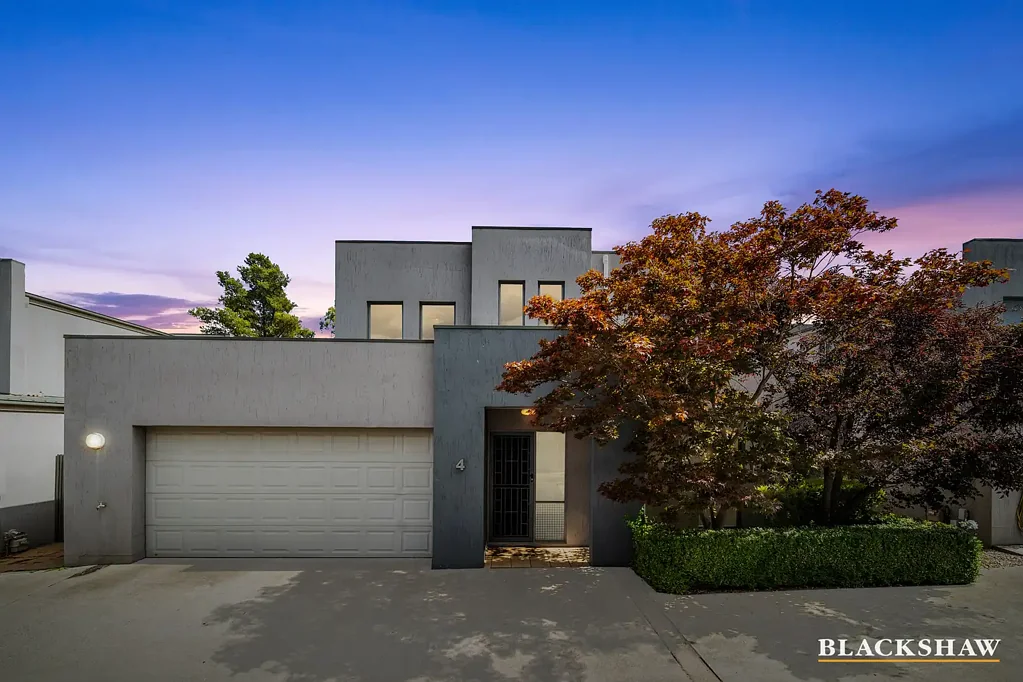 4/15 Ironbark Circuit, Jerrabomberra, NSW 2619