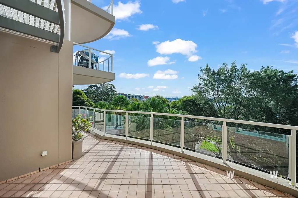 Drummoyne 2Kwarto Relaxed Waterfront Living with Leafy Harbour Outlook