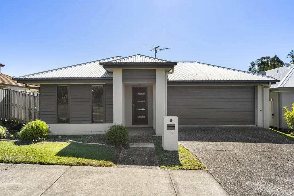 Waterford 4房 448 平方米地块上的优质家庭生活 Premium Family Living on 448sqm block