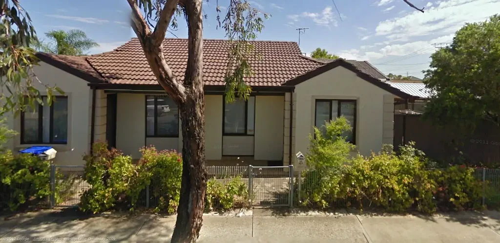 Fantastic Villa Adjacent to West Lakes Available Now!