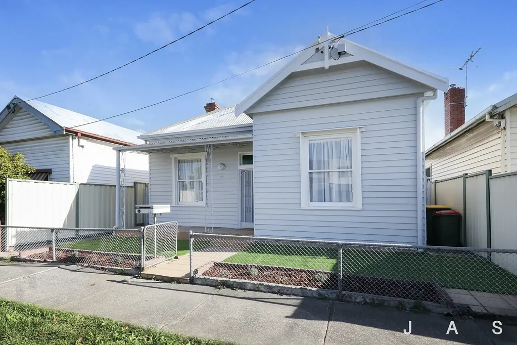 3 Bedrooms + Study I Fully Renovated I Designer Kitchen