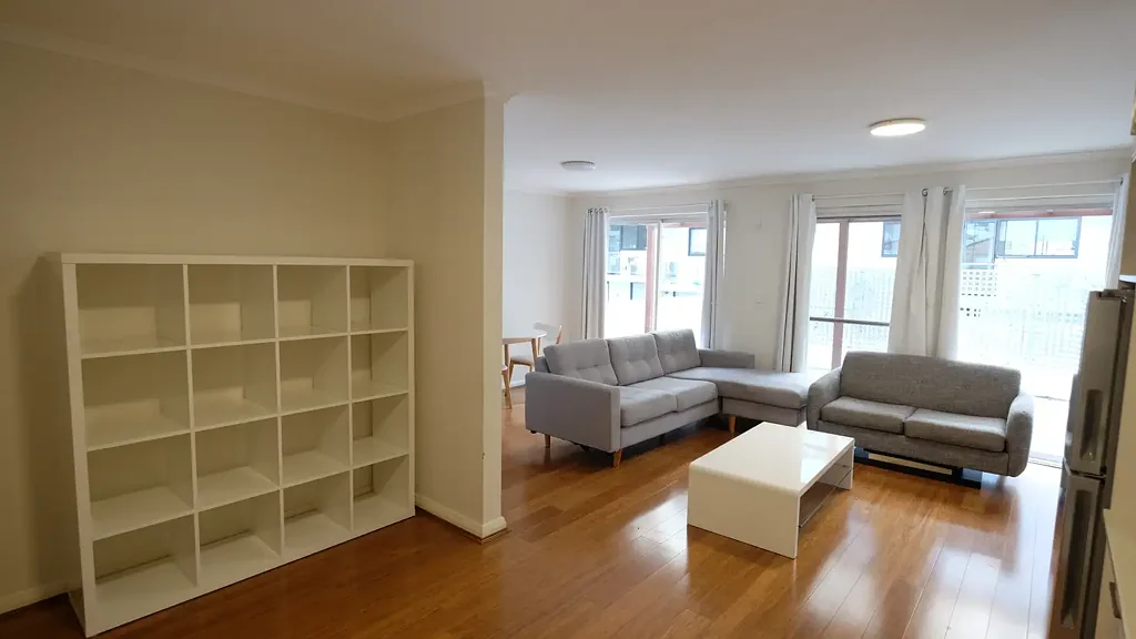 Fully Furnished Large 1-Bedroom Unit with Terrace Courtyard Close to UNSW