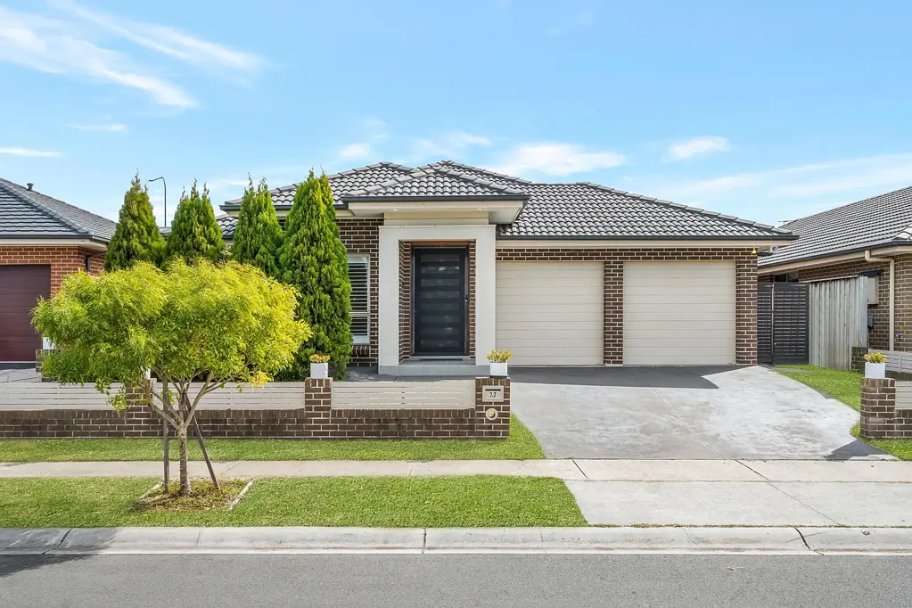 Carnes Hill 4 Bedroom SPACIOUS, STYLISH & SUPERBLY LOCATED!