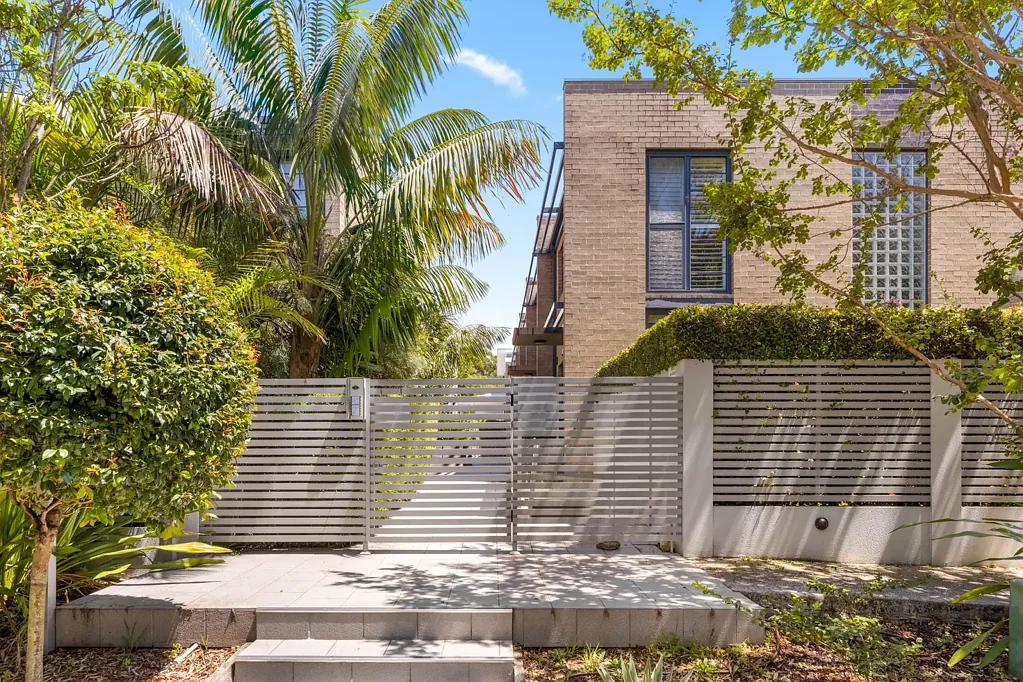 Gymea 3બેડરૂમ Modern & Stylish Townhouse