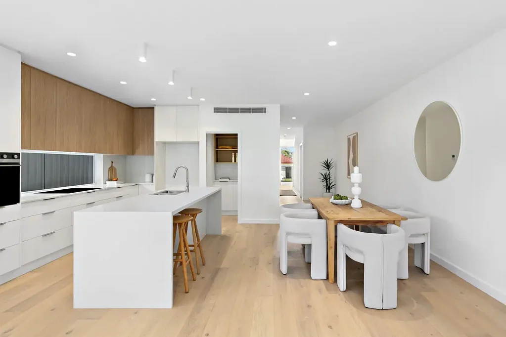 Fairy Meadow 5房 黄金地段的全新家庭绿洲 Brand-new family oasis in a prime locale