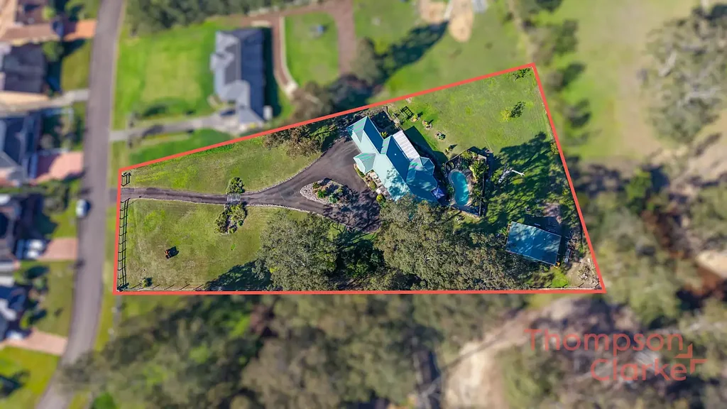 East Maitland 4房  Elevated Acreage Lifestyle with Pool, Views & Entertaining Appeal