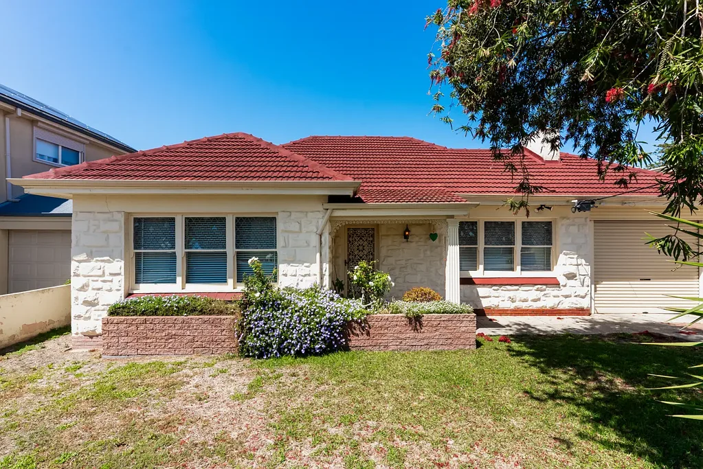 Largs North 3ਬੈੱਡਰੂਮ Solid brick home on 702sqm with water views