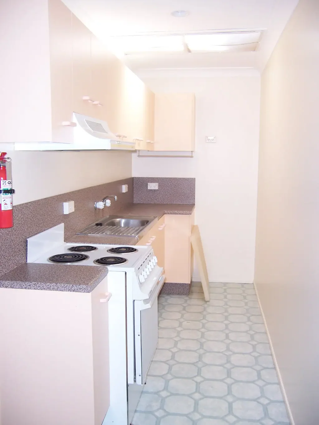 ONE BEDROOM UNIT IN THE CENTRE OF TOWN