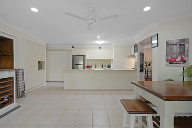 10 Thomas Place, Upper Kedron, QLD 4055, 4 slaapkamers, 2 badkamers, House