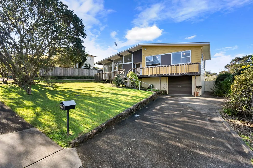 40 Easton Park Parade, Glenfield, North Shore City, Auckland