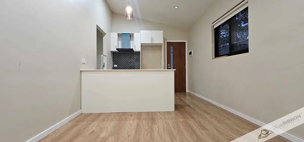 Unique 1 Bedroom Studio with Creek Views