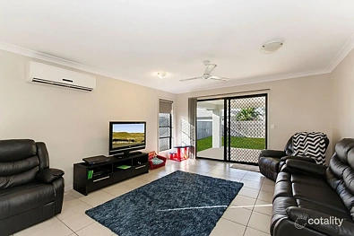 लिविंग रूम - 17 Iona Avenue, Burdell, QLD 4818