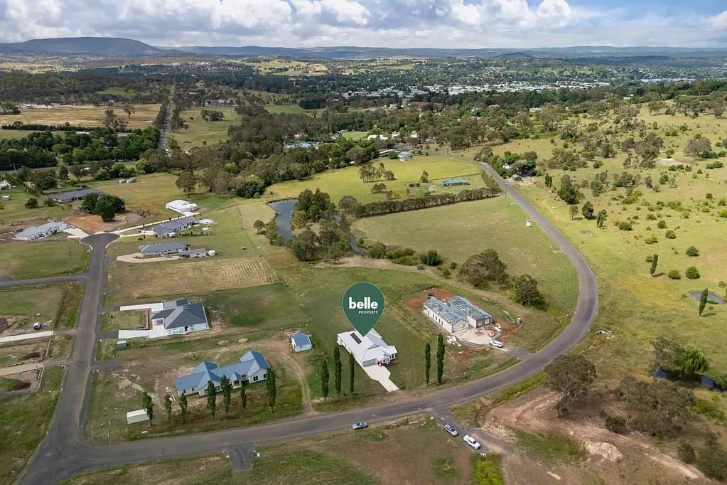 Armidale 4બેડરૂમ 1.3 Acres - HAMPTONS Inspired - Where Luxury Meets Sustainability in the Heart of Sandon Park - Landscaping options available