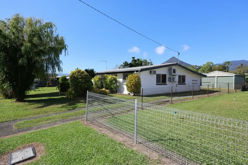 Fully Airconditioned - Enclosed Patio - Double Bay Shed with Power