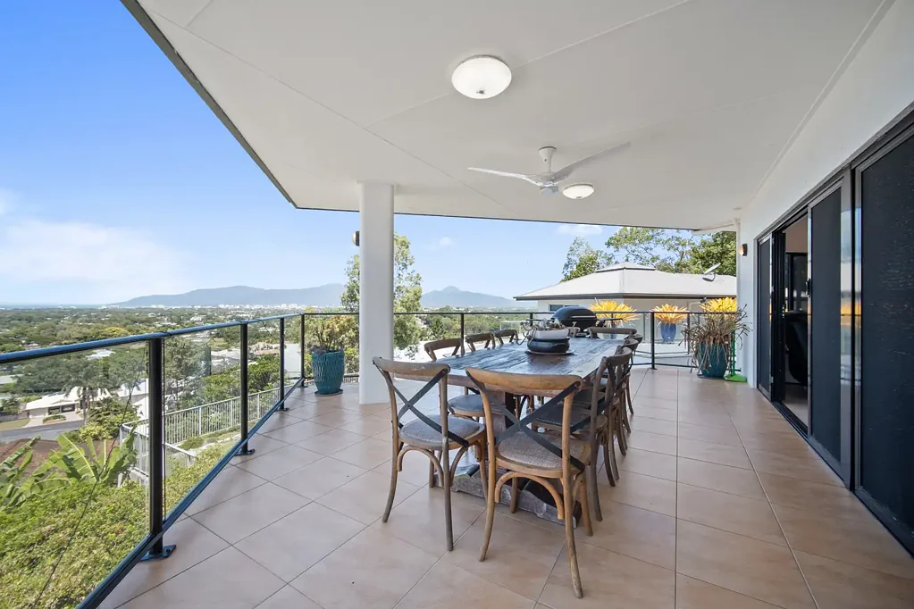 Mooroobool 5房  Above it all with the best view in Cairns