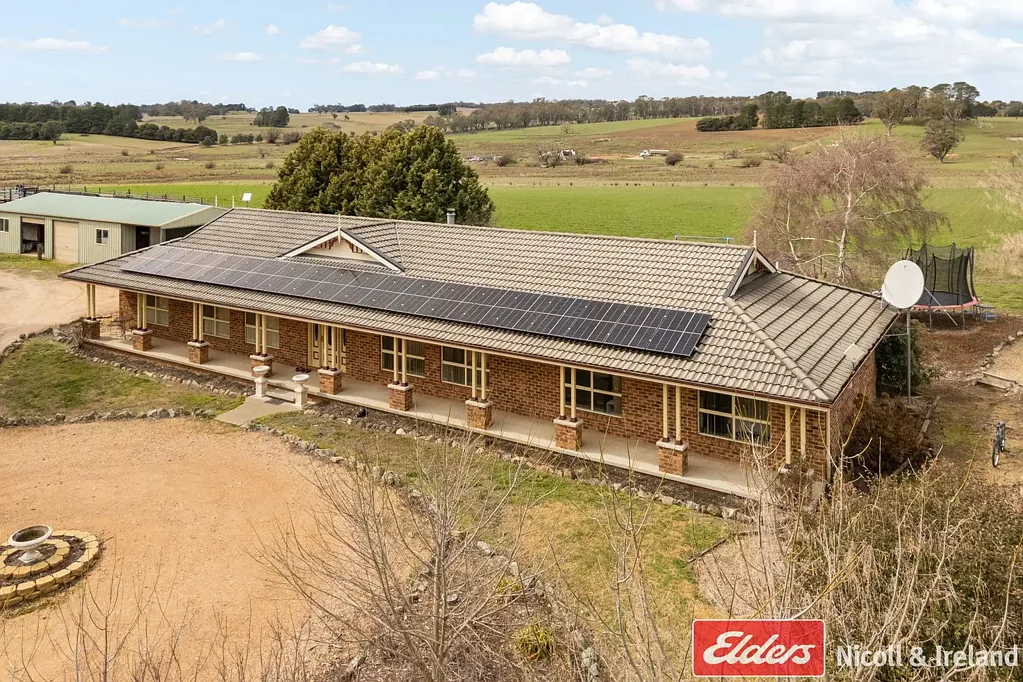 Neville 5ਬੈੱਡਰੂਮ FAMILY HOME ON IDYLLIC ACRES