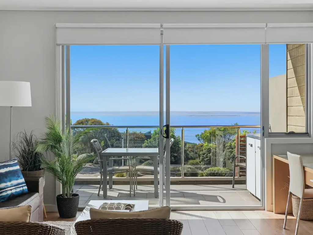 San Remo 1 Slaapkamer Stylish Coastal Retreat with North-Facing Water Views – Silverwater Resort