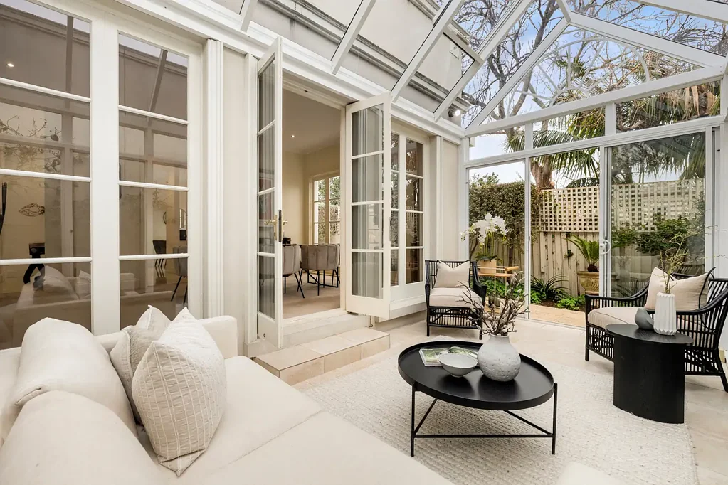 Brighton 3غرفة نوم House-size Sanctuary in Blue Chip Locale