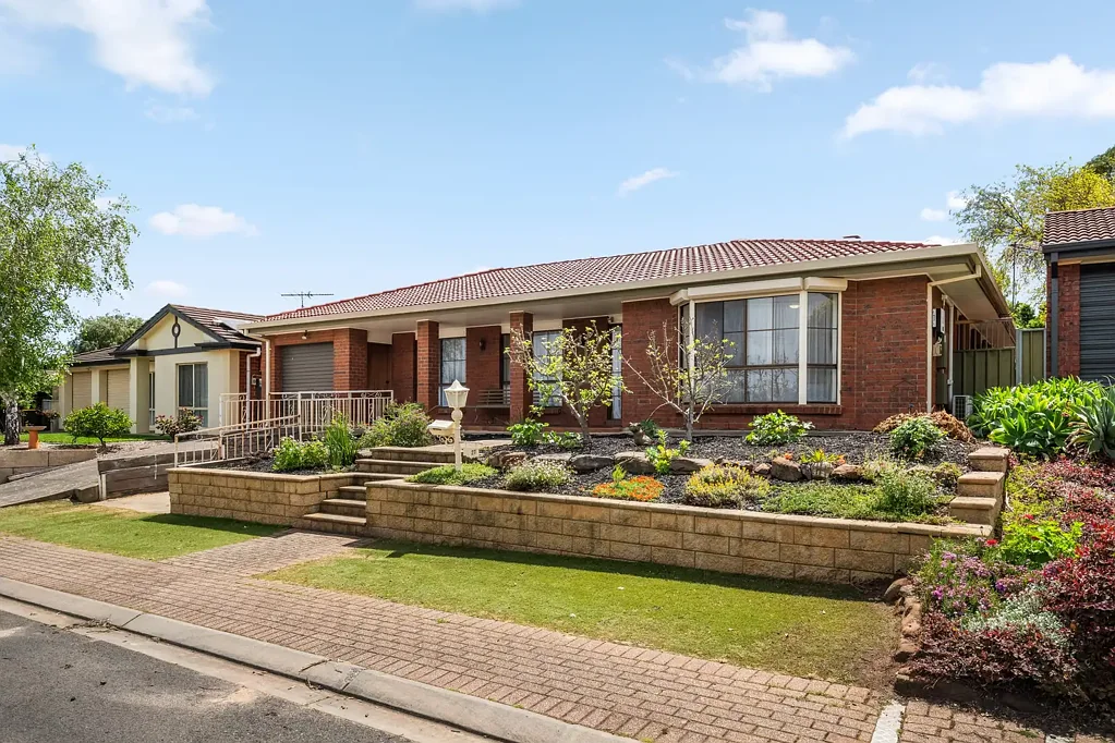 27 Torresan Crescent, Flagstaff Hill, SA 5159