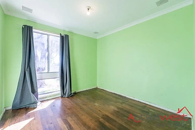 73 KENNY Crescent, Rangeway, WA 6530, 4 chambres, 1 salles de bain, House