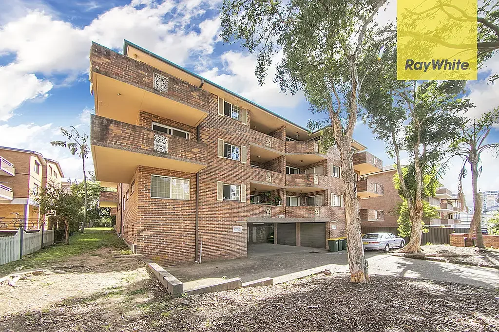 Parramatta 2房 光线充足的公寓，提供无与伦比的Parramatta便利 Light-Filled Apartment Offering Unbeatable Parramatta Convenience