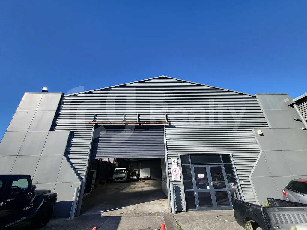 Penrose HIGH-PROFILE INDUSTRIAL WAREHOUSE & YARD