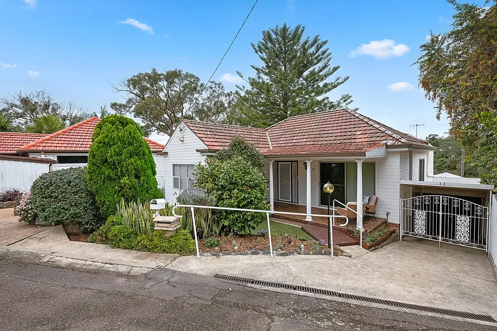 13 Gregory Parade, Kotara, NSW 2289