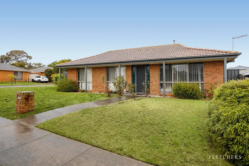 1/54 Elizabeth Street, Cranbourne North, VIC 3977