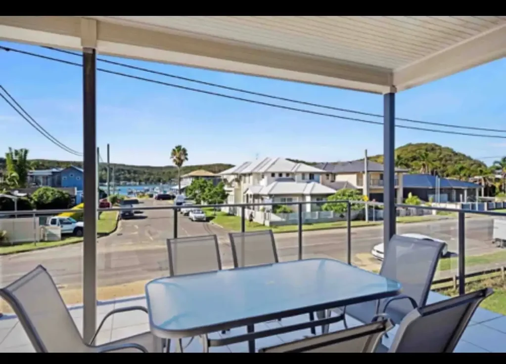 Booker Bay 4ห้องนอน An Exceptional Opportunity with Uninterrupted Water Views