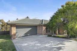 23 PUMPHOUSE CRES, Rutherford