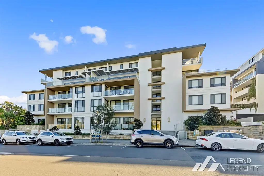 Eastwood 2 Slaapkamer North-Facing Modern Apartment with Expansive Terrace in the Heart of Eastwood
