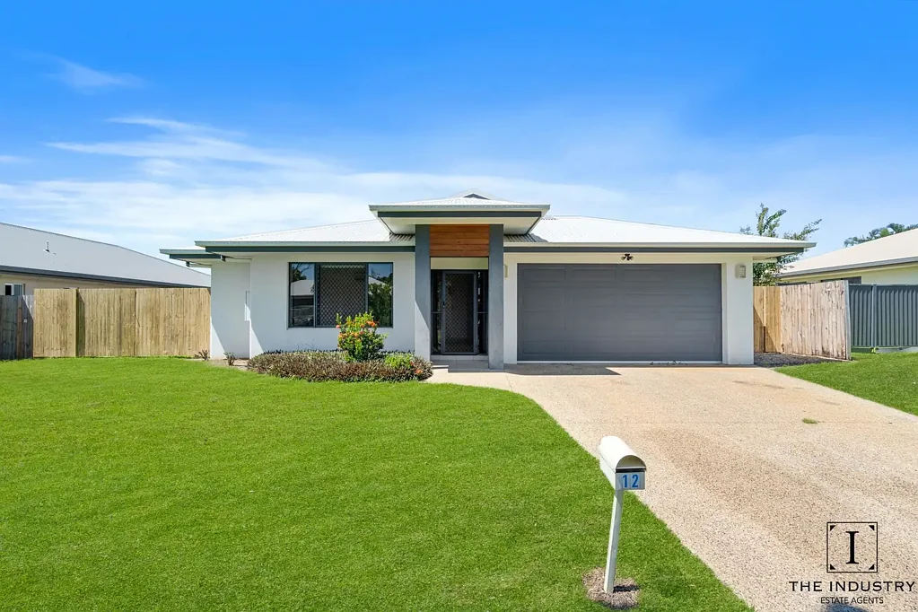 12 Hopkins Street, White Rock, QLD 4868