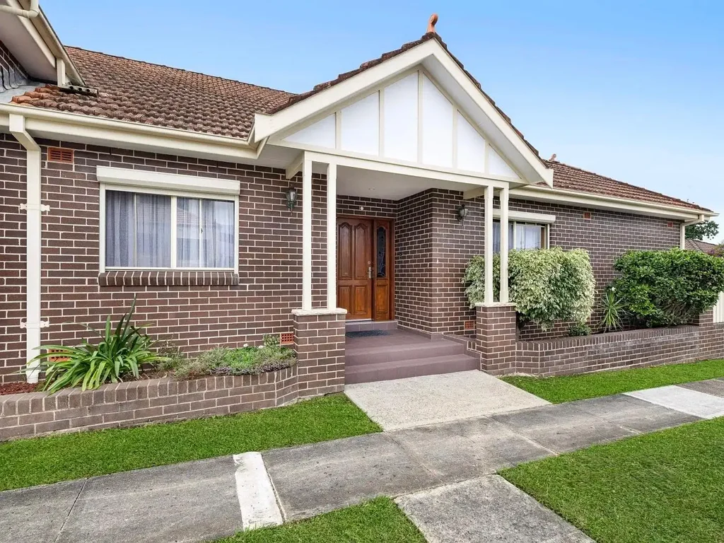 Spacious & Modern 3-Bedroom Residence in a Convenient Concord Location