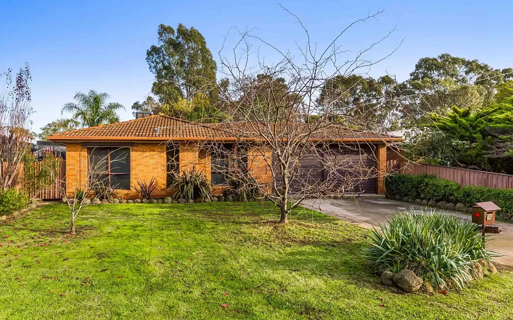 Kangaroo Flat 4房  POSITION. PROPERTY. INDOOR OUTDOOR PURSUITS.
