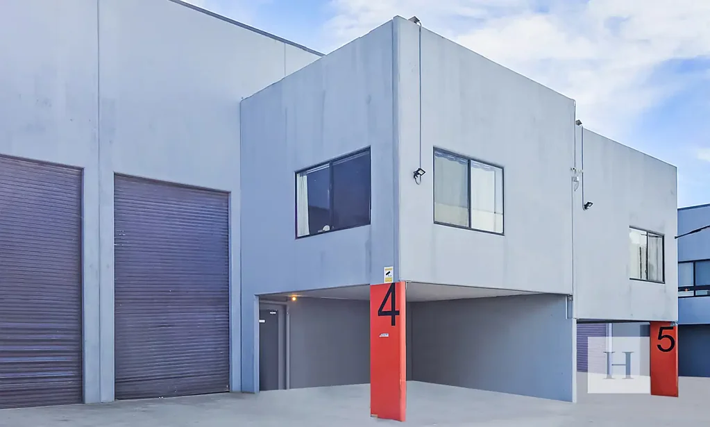 Charmhaven 1ห้องนอน Modern Factory Bay With Office Space In Thriving Business District
