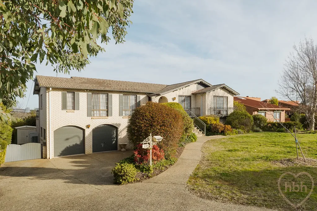 Evatt 6Habitaciones Dress circle location with spectacular views!
