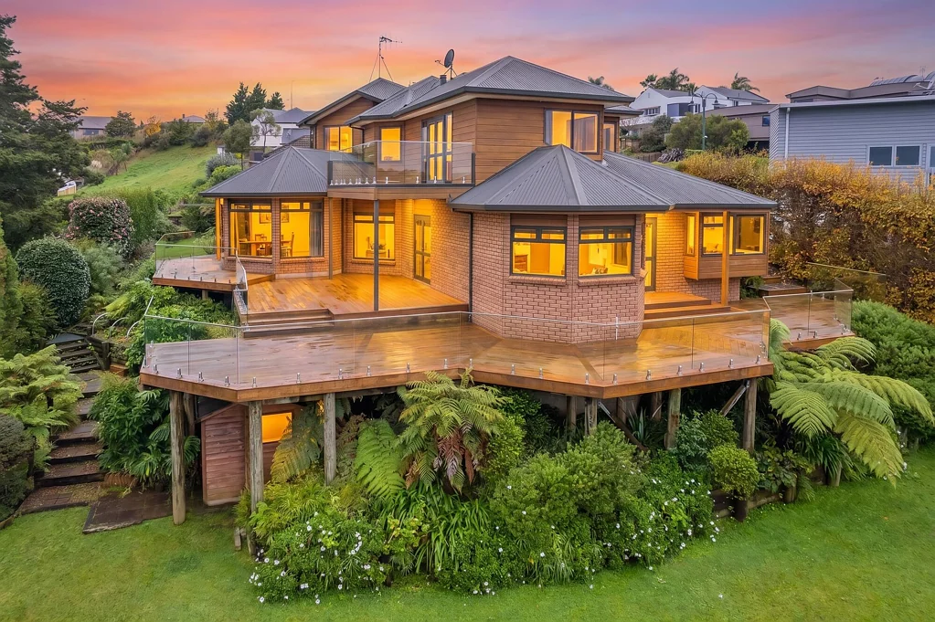 Flagstaff 4غرفة نوم Exceptional Family Living with Panoramic River Views