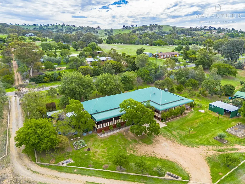 San Isidore 6ห้องนอน Space, Versatility and Country Living on 6.8 Acres - Just Minutes to Wagga CBD