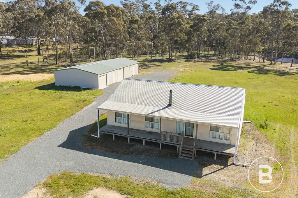 Daisy Hill 3બેડરૂમ 5 Acres, Lifestyle Living & Exceptional Shedding Minutes from Maryborough
