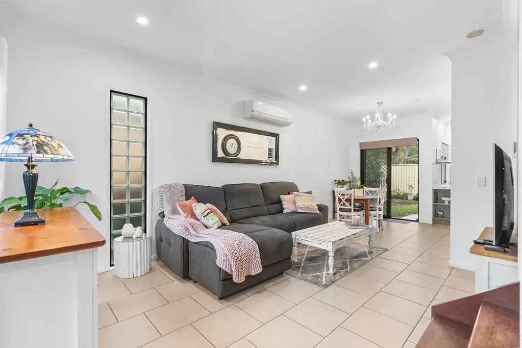 Tanah Merah 3房 时尚联排别墅 - 步行可达一切 Stylish Town Home - Walk To Everything