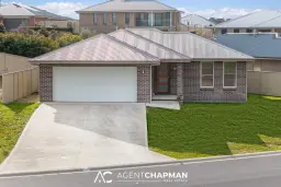 52 Saltram Circuit, Eglinton