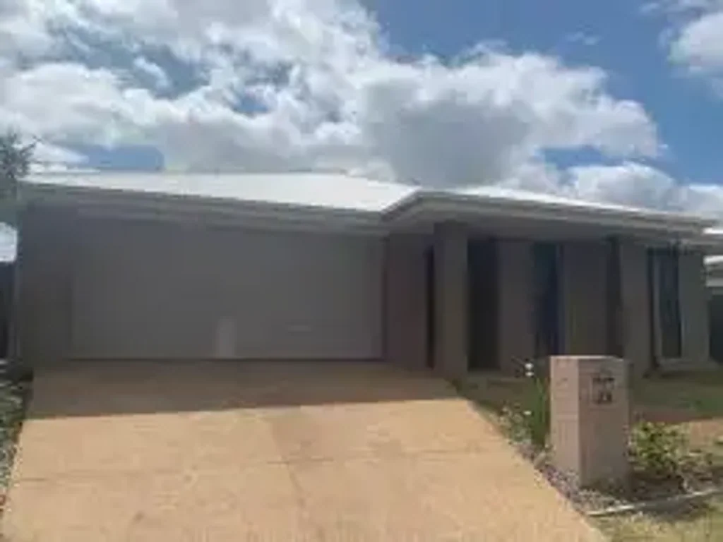 Spacious Family Living in Augustus Estate – Close to Parks & Everything You Need!