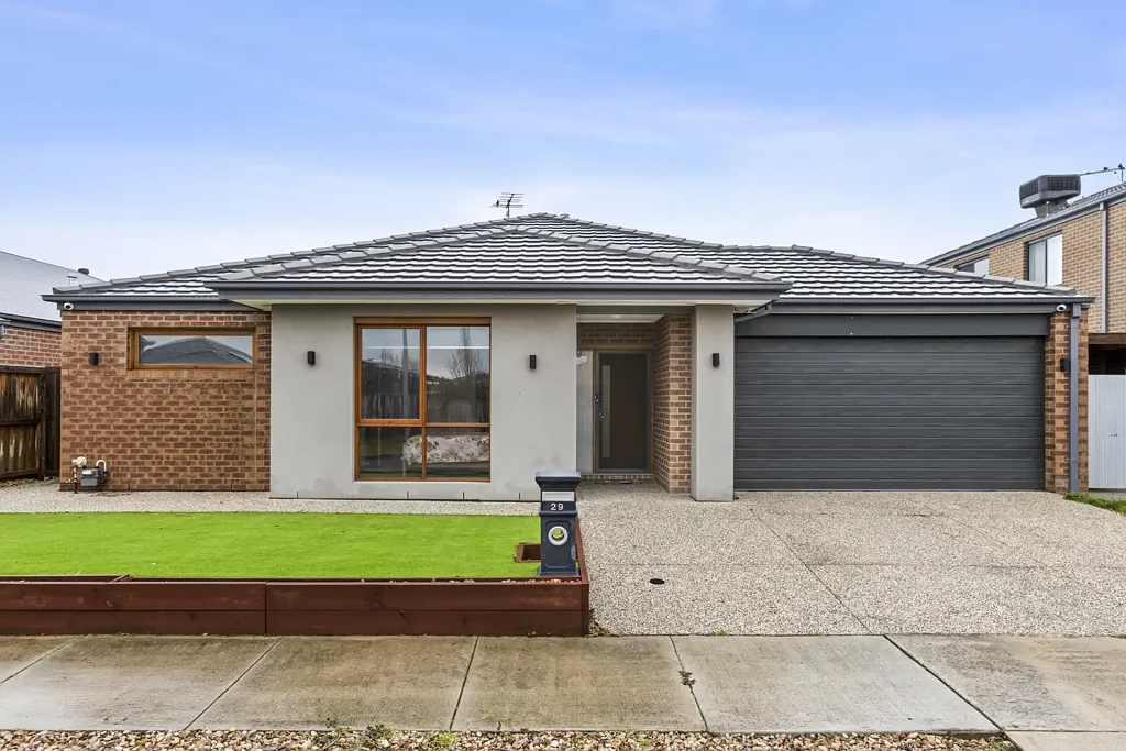 Spacious & Stylish Living in a Convenient Location