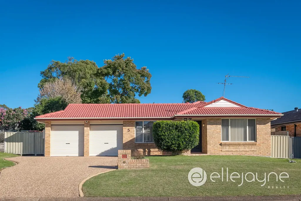 Brightwaters 3ห้องนอน Looking for an Extremely Well Presented Home in a Quiet Tightly Held Pocket