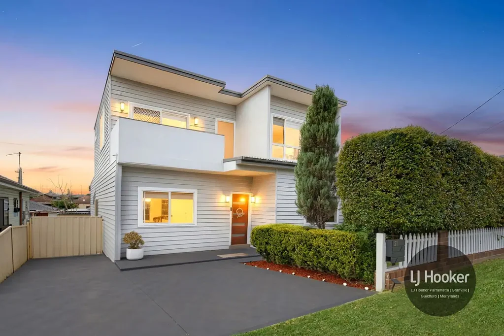 Merrylands 5Kwarto Beautiful Double-Storey Cozy Family Home in a Convenient Location