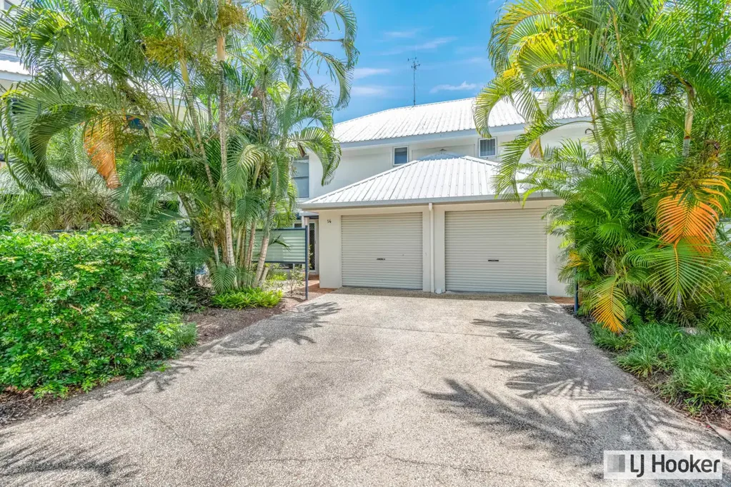STUNNING 2 BEDROOM COASTAL VILLA