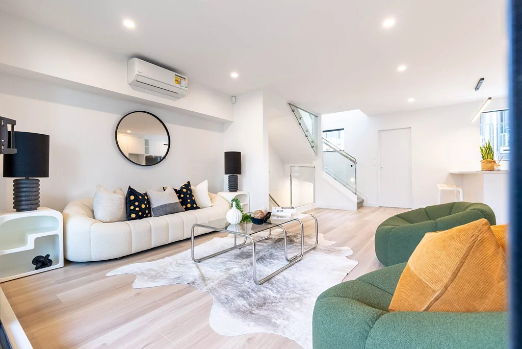 Close to City - Super Convenient!