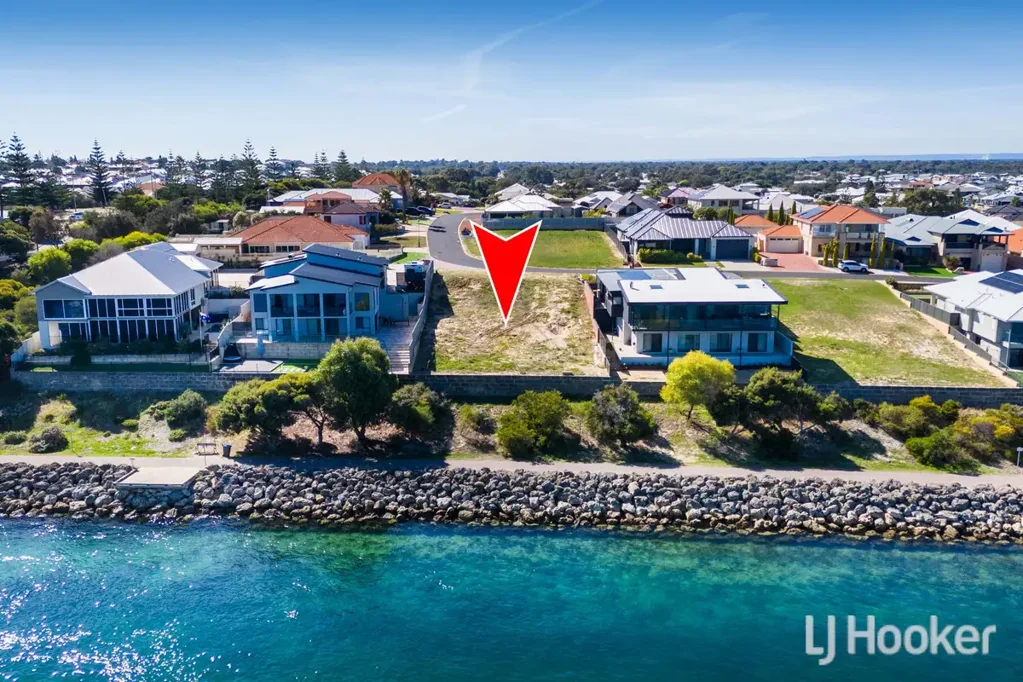 Wannanup  Elevated 802 m2 Waterfront Facing the Cut