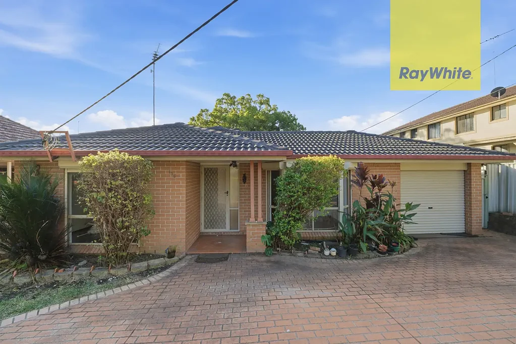 North Parramatta 4房 宽敞四卧主卧带衣帽间 超大后院家庭娱乐 中心地段顶尖学校 双居住投资潜力 RARE OFFERING - SINGLE LEVEL HOUSE + GRANNY FLAT